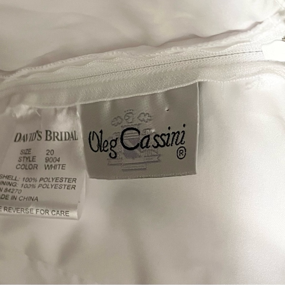Oleg Cassini Wedding Gown Size 20 - Picture 7 of 12